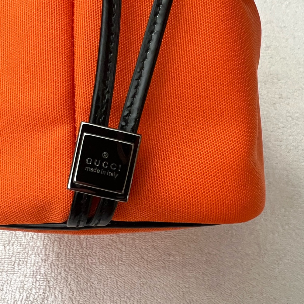 ❌❌SOLD❌❌Authentic Unused Preloved Gucci Drawstring Purse with BoX included - Picture 14 of 15